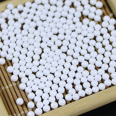 Zirconia Ball with Thermal Stability for Use in High-Temperature Furnace Lining 